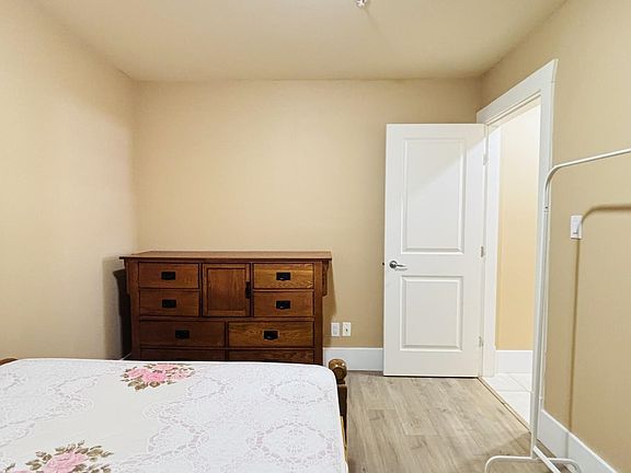 5th image of 2139 W 22nd Ave #2