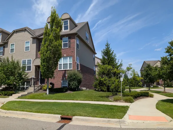 333 Glenhurst #9, Rochester Hills, MI 48307