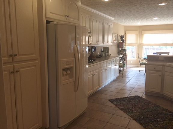 3rd image of 356 Williamsburg Ct