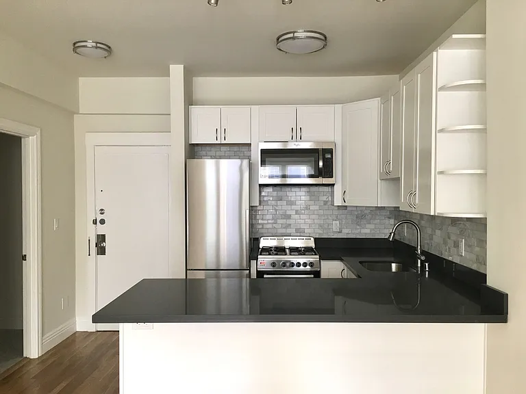 745 Hyde St #26 — Photo 5