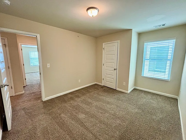 629 Carlton Pointe Dr — Photo 17