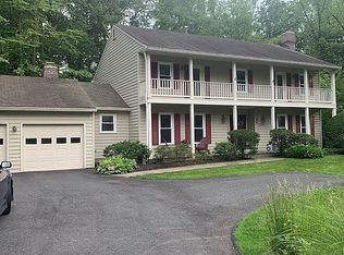 7209 Countrywood Ct, Springfield, VA 22151
