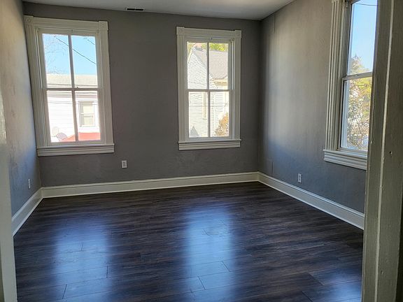5th image of 415 Queen St #2