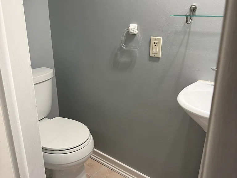 54 Tree Top Ln — Photo 27