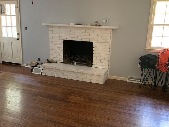 4th image of 9415 Farley Ln