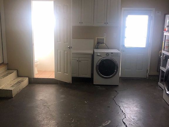 5th image of 414 Shirley Ave