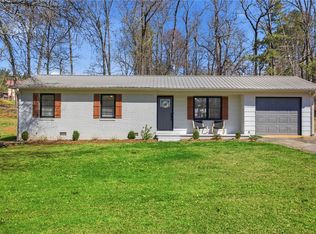 307 Sesame St, Walhalla, SC 29691