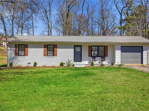 307 Sesame St, Walhalla, SC 29691
