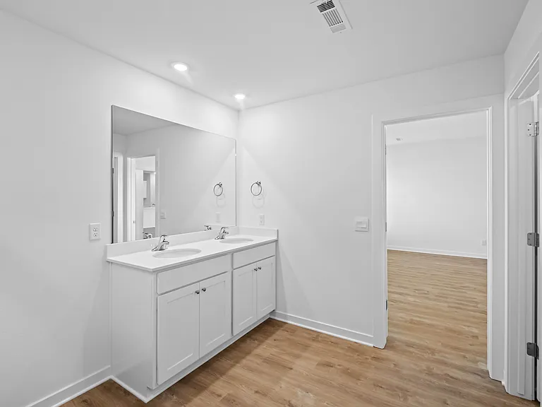 523 Nevada St — Photo 14