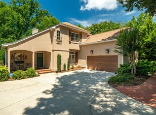 306 Helmsdale Dr, Chapel Hill, NC 27517