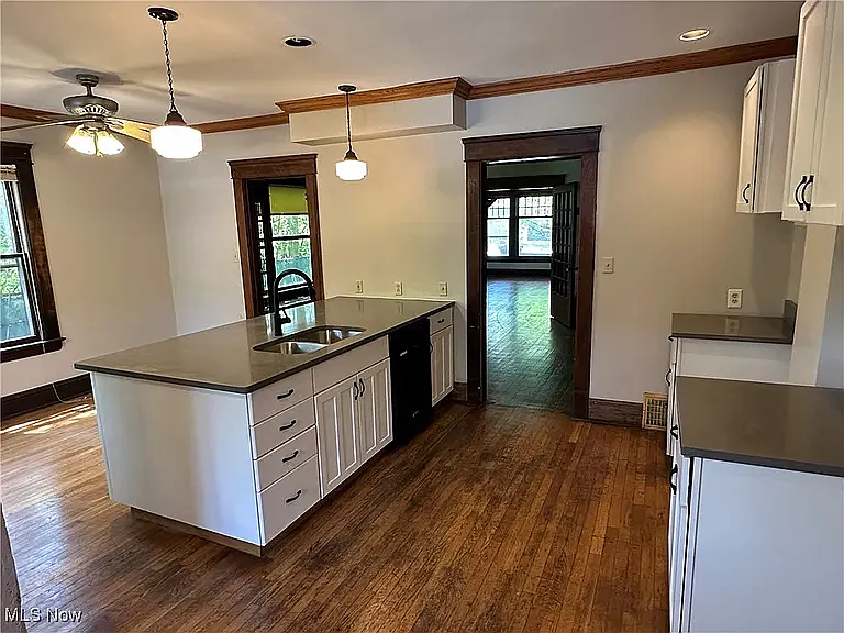 2572 Mayfield Rd — Photo 16
