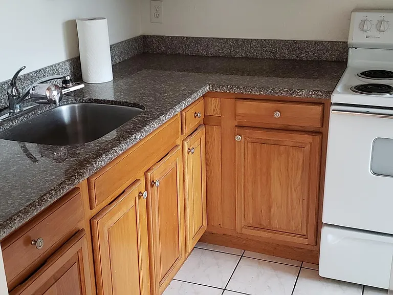 1726 Lincoln St #3 — Photo 2
