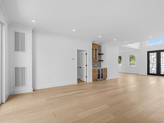 3rd image of 60 Periwinkle Road