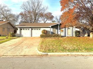 2104 Cliffside Dr, Edgecliff Village, TX 76134