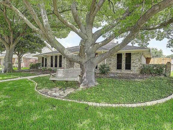 2nd image of 2225 Stone Creek Dr