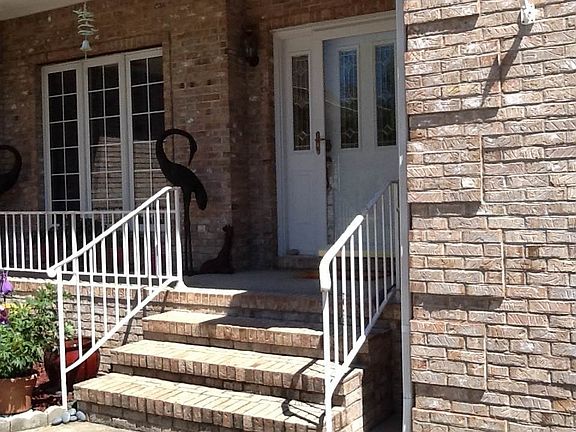 3rd image of 106 Britton Dr