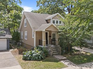 28 Maywood Ave, Pleasant Ridge, MI 48069