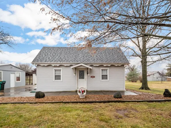 420 E Laurel St, Millstadt, IL 62260