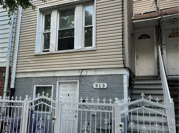 913 E 213 Street, Bronx, NY 10469