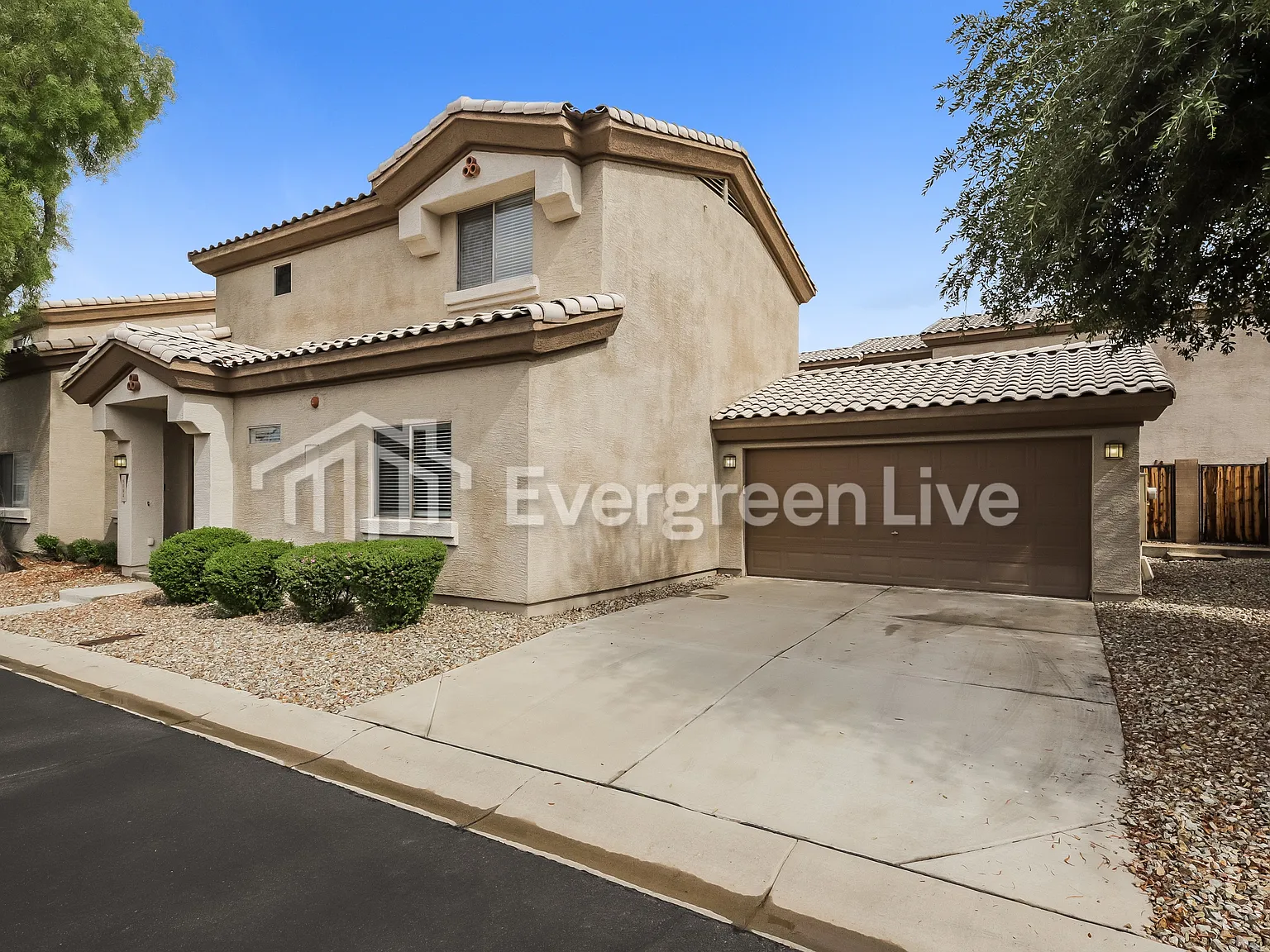 3 bed, 2.0 bath, 1630 sqft, $1,845 — Photo 2