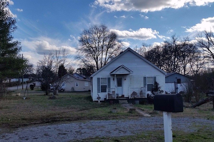1st image of 1103 W Lane St