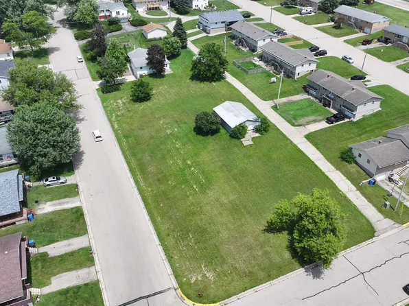 111 Valley Dr, Mount Horeb, WI 53572
