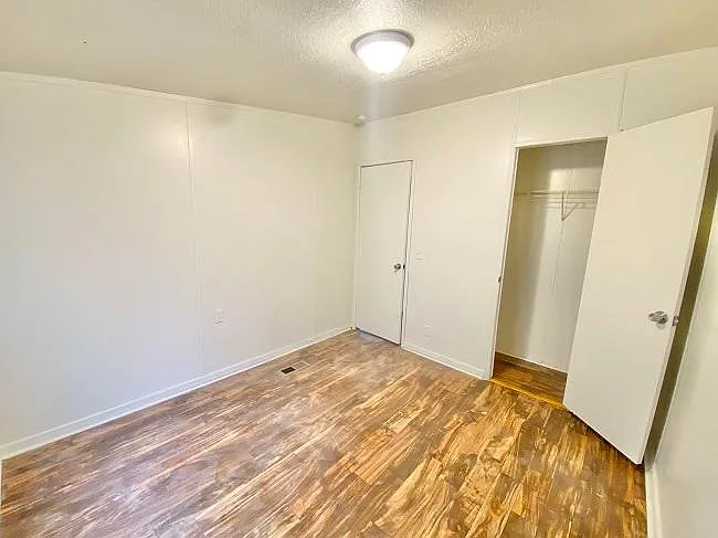 712 S Vaughn Ave #3R — Photo 11