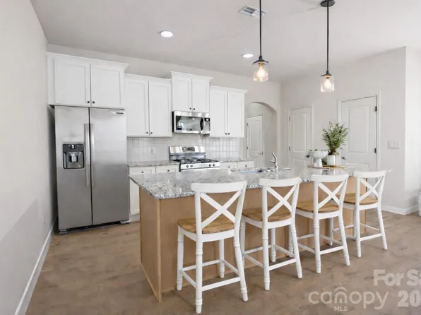 4755 Muskogee Dr, Charlotte, NC 28212