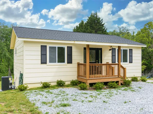 286 Berkeley Rd, Hendersonville, NC 28792