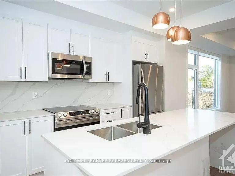 15 Monk St #6 — Photo 4