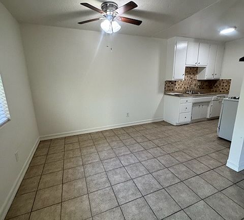 3rd image of 8356 Amigo Ave