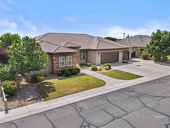 5th image of 743 N Diamond Springs Dr