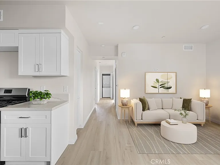 1818 S Norton Ave #301 — Photo 6