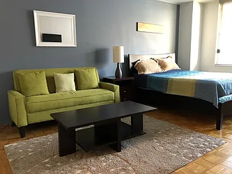 Rented by R New York