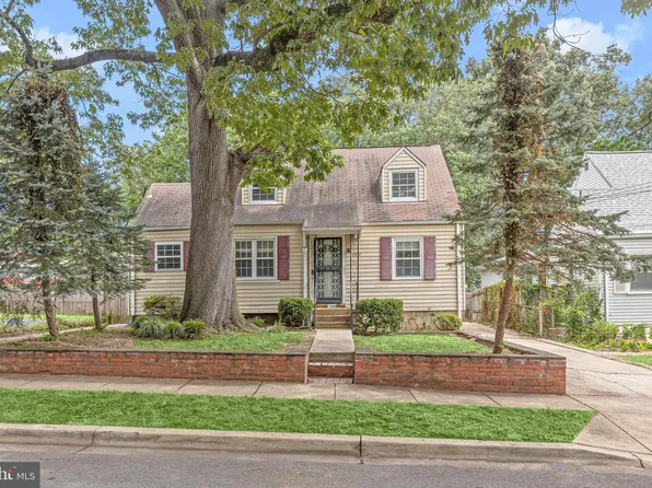 3910 Oneida Pl, Hyattsville, MD 20782