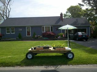 725 S Harbor Rd, Southold, NY 11971