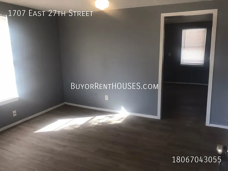 1707 E 27th St — Photo 4