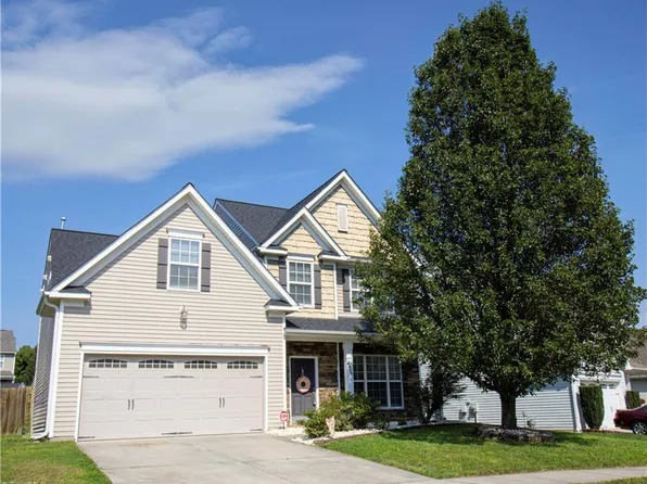 4949 Old Towne Village Cir, Pfafftown, NC 27040