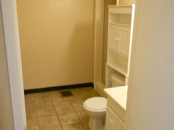 2nd image of 122 W Benson St