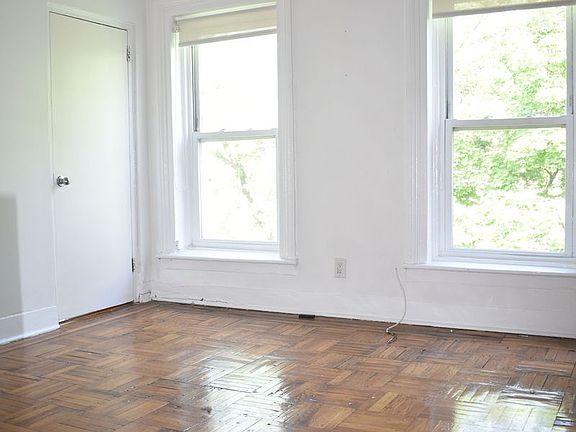 3rd image of 397 Clermont Ave #7