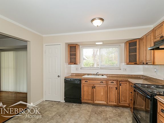 5th image of 1043 Dividend Park Dr
