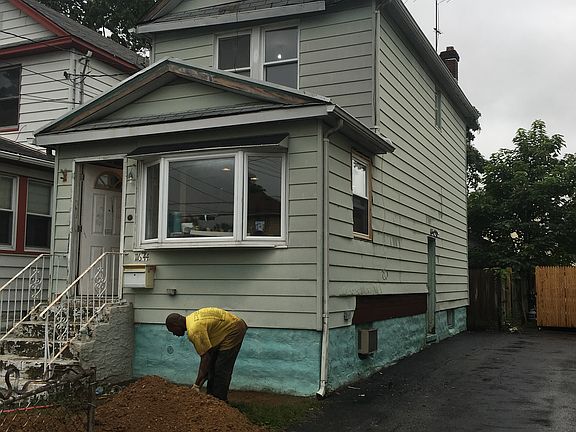 2nd image of 11600 135th St