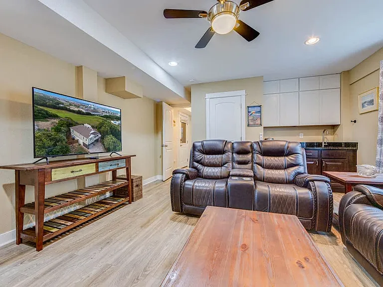 5209 Lunar Dr — Photo 32