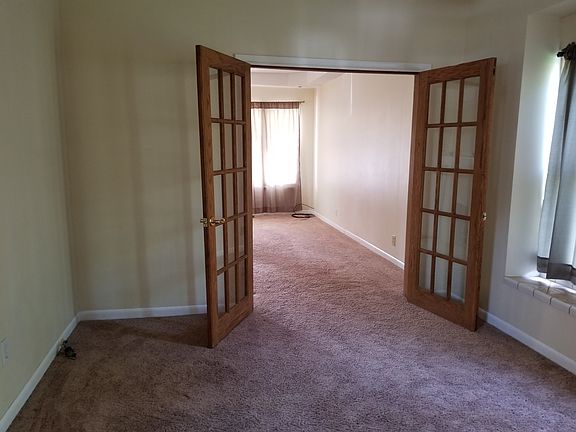 4th image of 111 Greenfield St