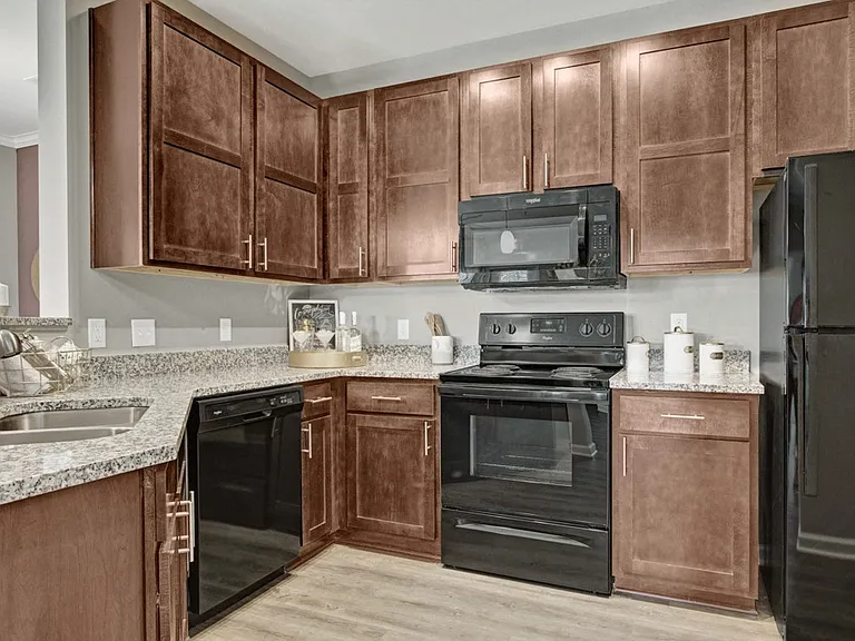 York Woods at Lake Murray Apartment Homes — Photo 14