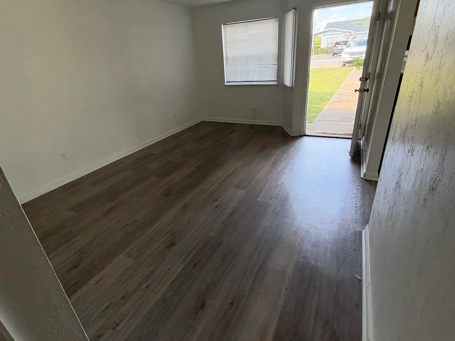 2 bed, 761 sqft, $1,000 — Photo 2