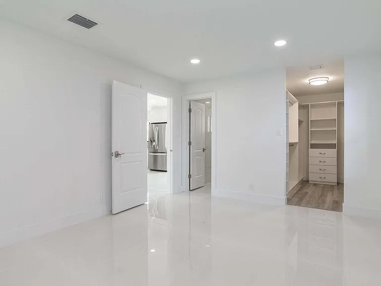 524 NW 53rd St — Photo 14
