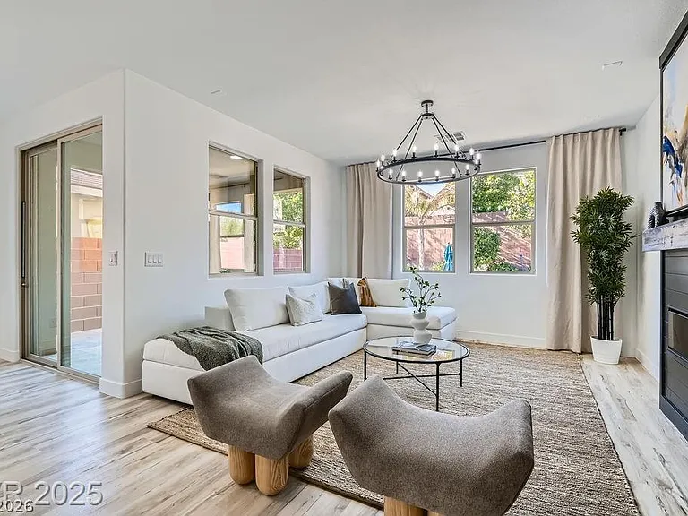 5873 Skyfall Ct — Photo 14