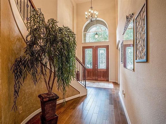 A large welcoming foyer for gathering and greeting guests.