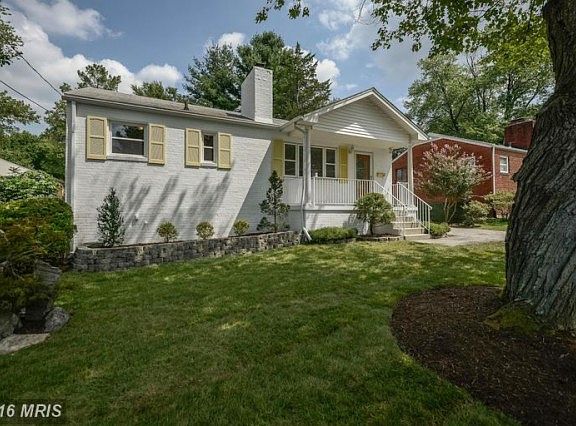 3rd image of 310 Rollins St